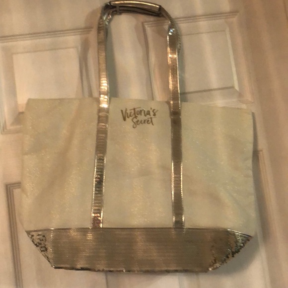 Victoria’s Secret tote - Picture 1 of 3